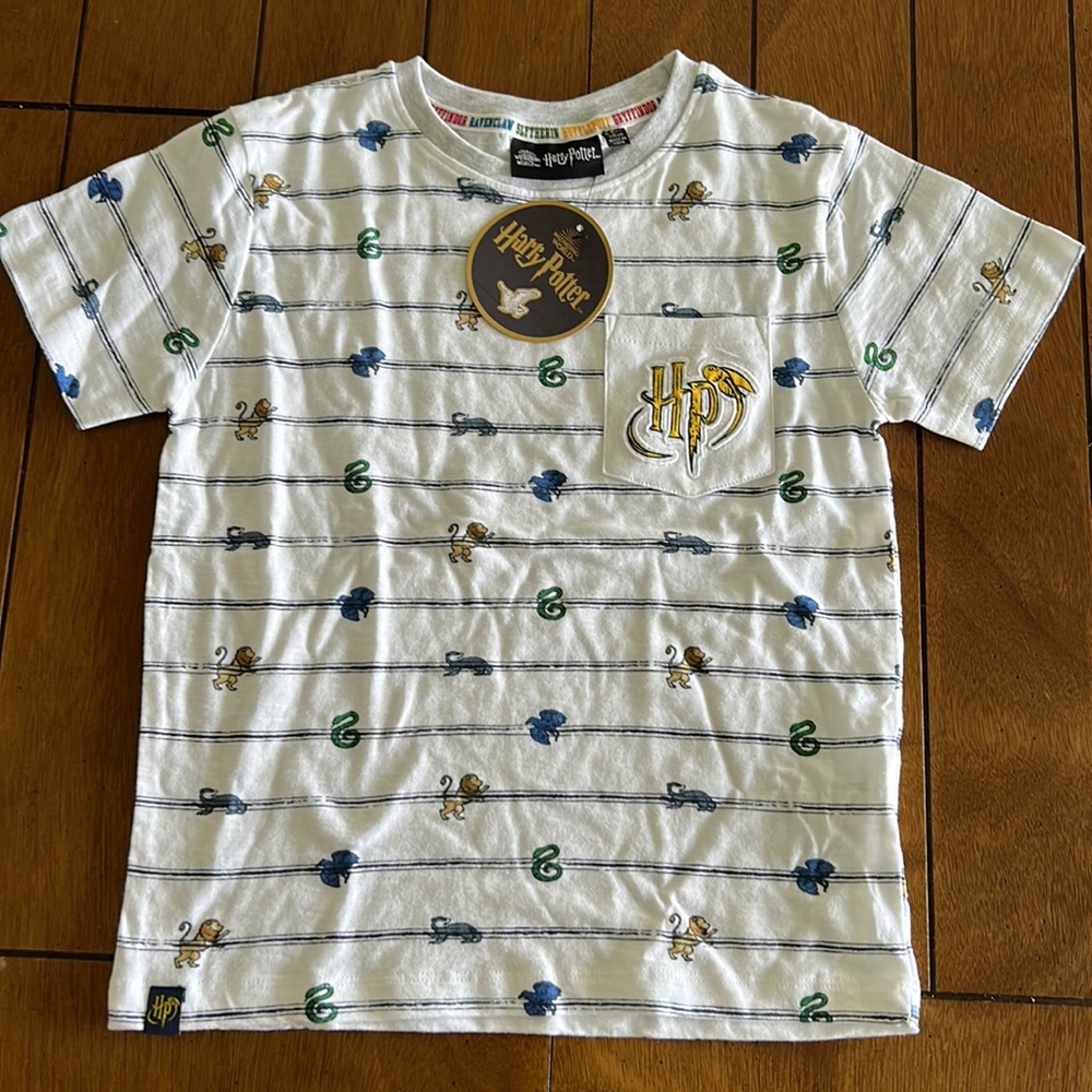Kids size 5-6 Harry Potter pocket tee. NWT